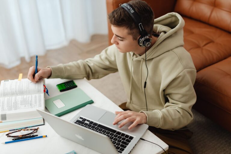 Comment se former pour se réinventer professionnellement ?