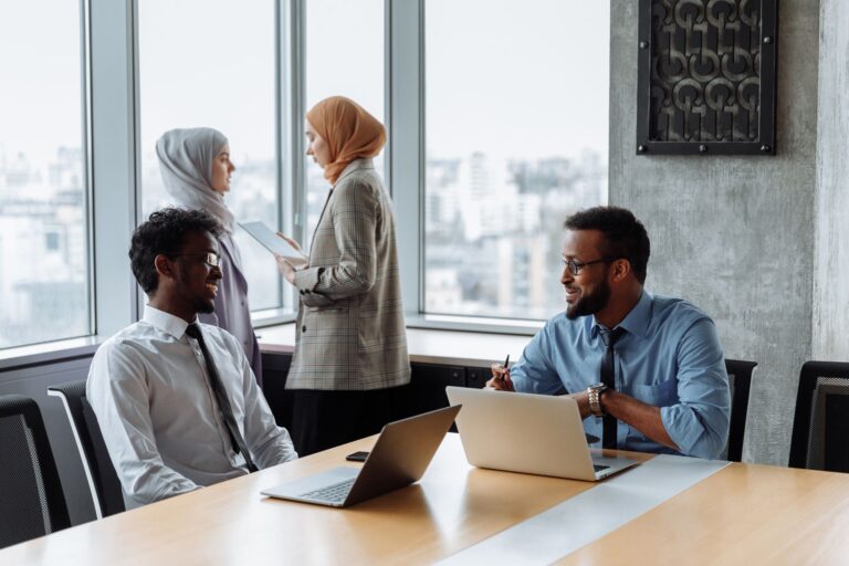 Pourquoi la communication interne est-elle cruciale dans le management d&rsquo;équipes ?