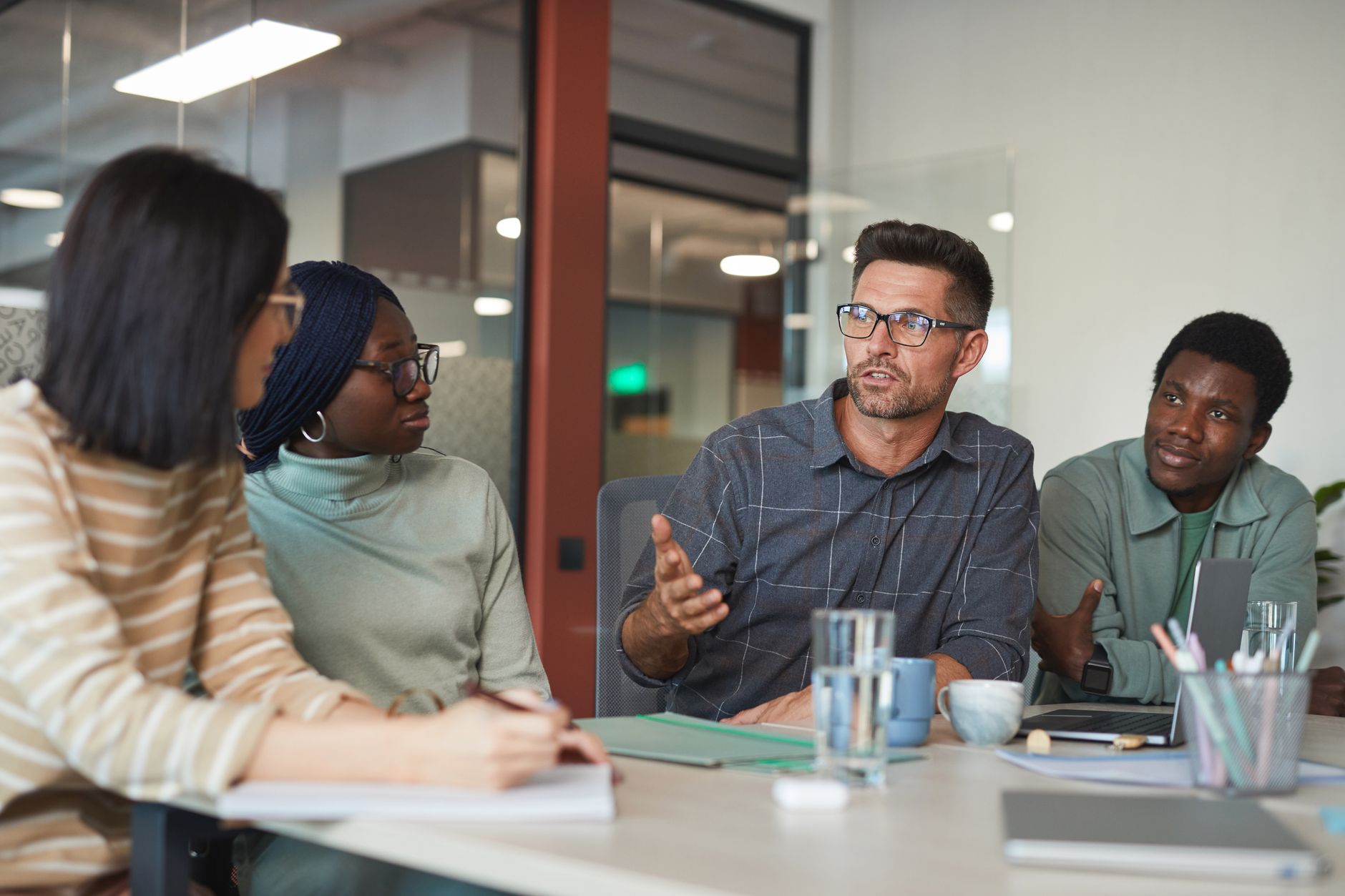 Comment pratiquer l&rsquo;art du feedback constructif dans le management d&rsquo;équipes performantes ?