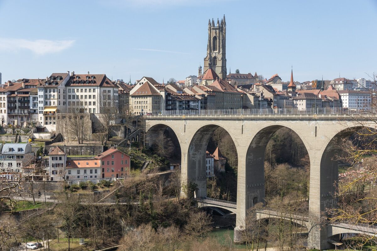 Fribourg réécrit sa loi sur la formation professionnelle